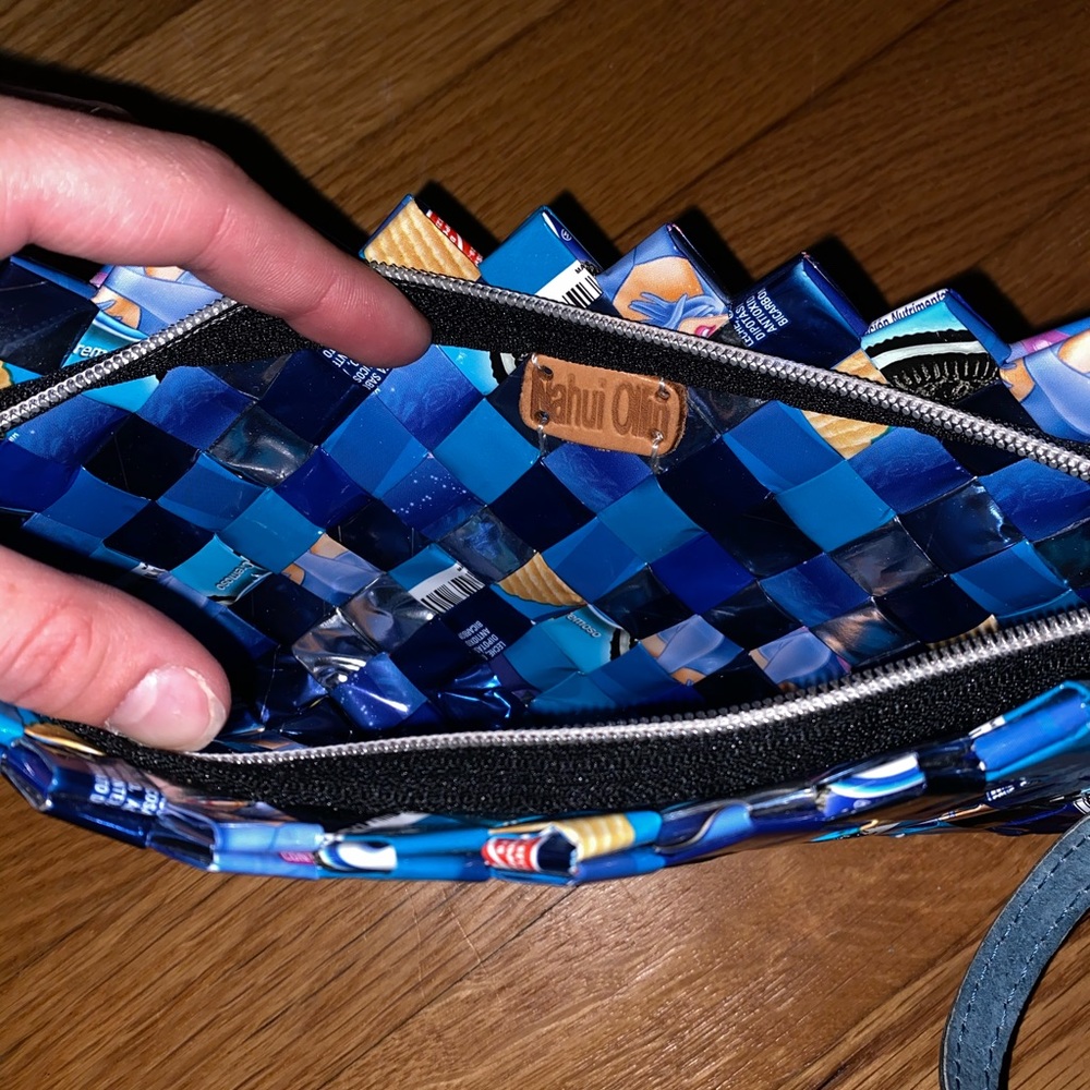 Candy wrapper clutch - Picture 3 of 3